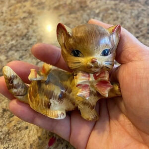 Vintage Cute little kitty decor figurine